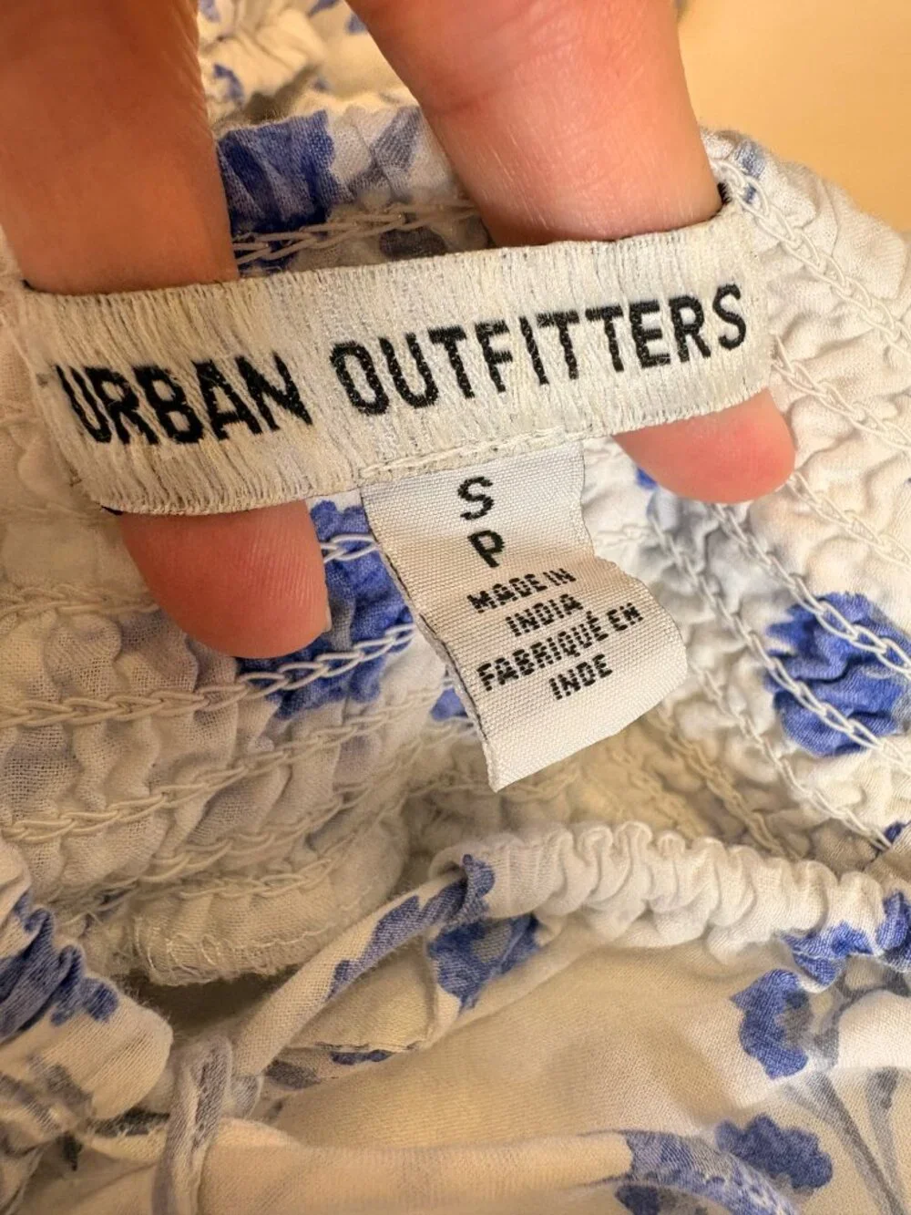 Urban Outfitters Ginnie Blue White Floral Puff Sleeve Romper Size Small